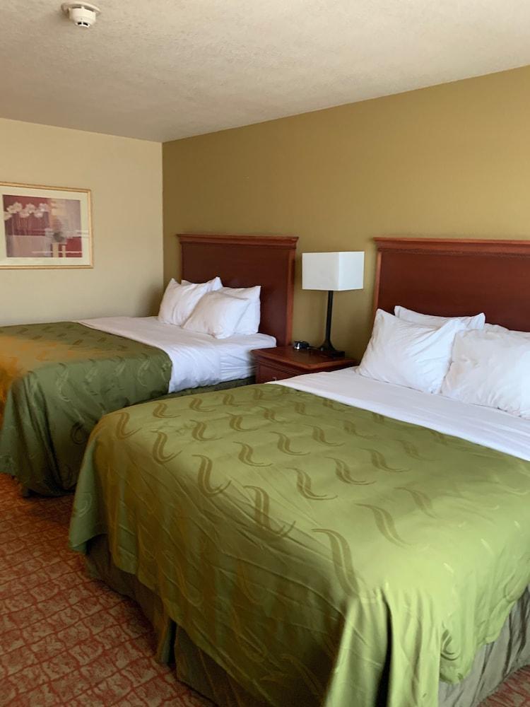 Heritage Hotel And Suites Dickinson Esterno foto