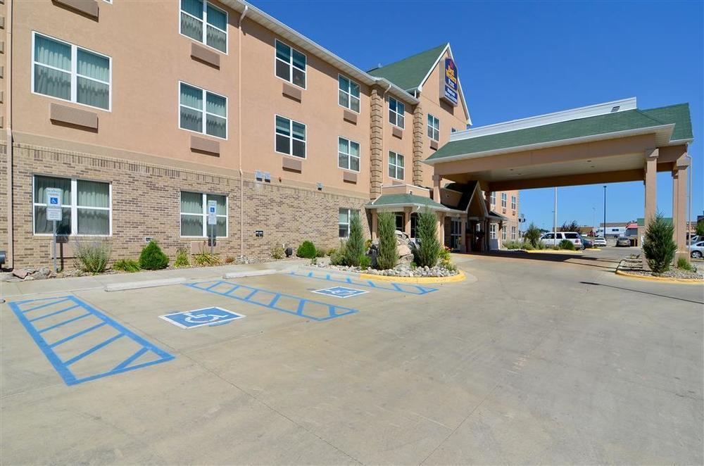 Heritage Hotel And Suites Dickinson Esterno foto