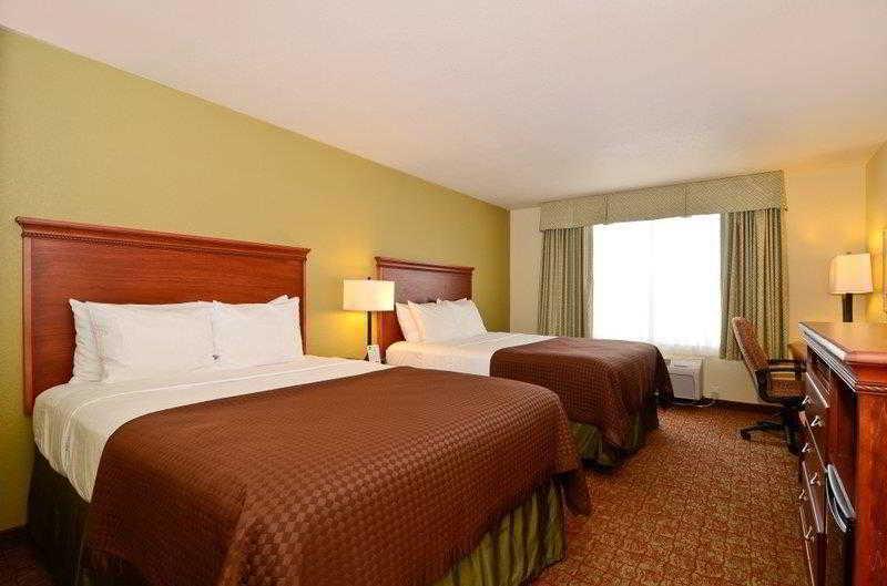 Heritage Hotel And Suites Dickinson Esterno foto