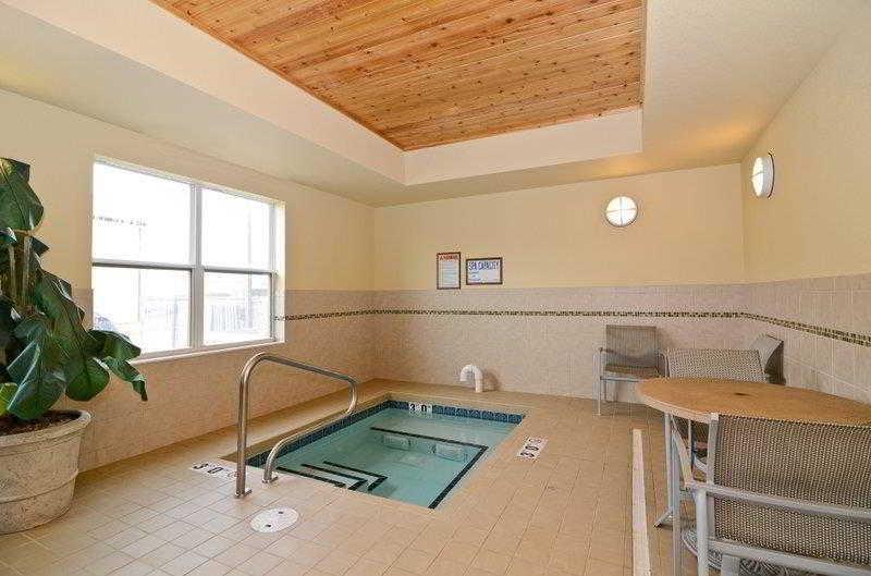 Heritage Hotel And Suites Dickinson Esterno foto
